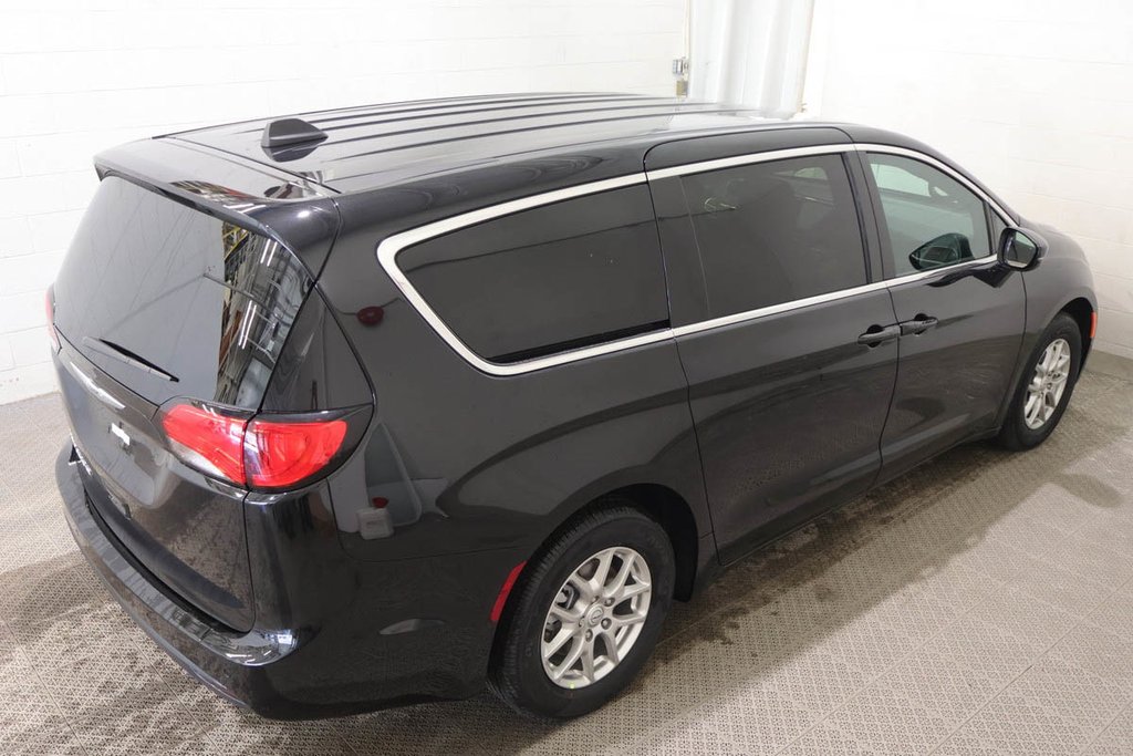 Chrysler Grand Caravan SXT 2026 à Terrebonne, Québec - 8 - w1024h768px