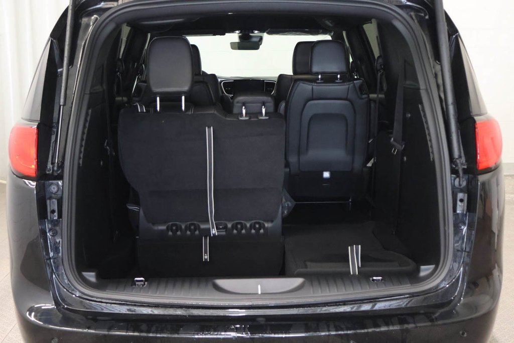 Chrysler Grand Caravan SXT 2026 à Terrebonne, Québec - 6 - w1024h768px
