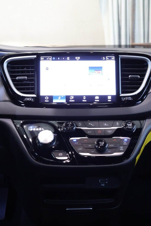 Chrysler Grand Caravan SXT 2026 à Terrebonne, Québec - 17 - w1024h768px