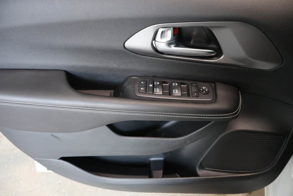 Chrysler Grand Caravan SXT 2026 à Terrebonne, Québec - 21 - w1024h768px