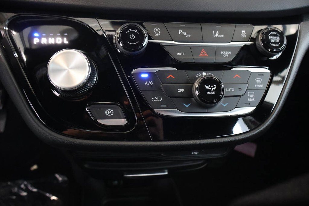 Chrysler Grand Caravan SXT 2026 à Terrebonne, Québec - 19 - w1024h768px