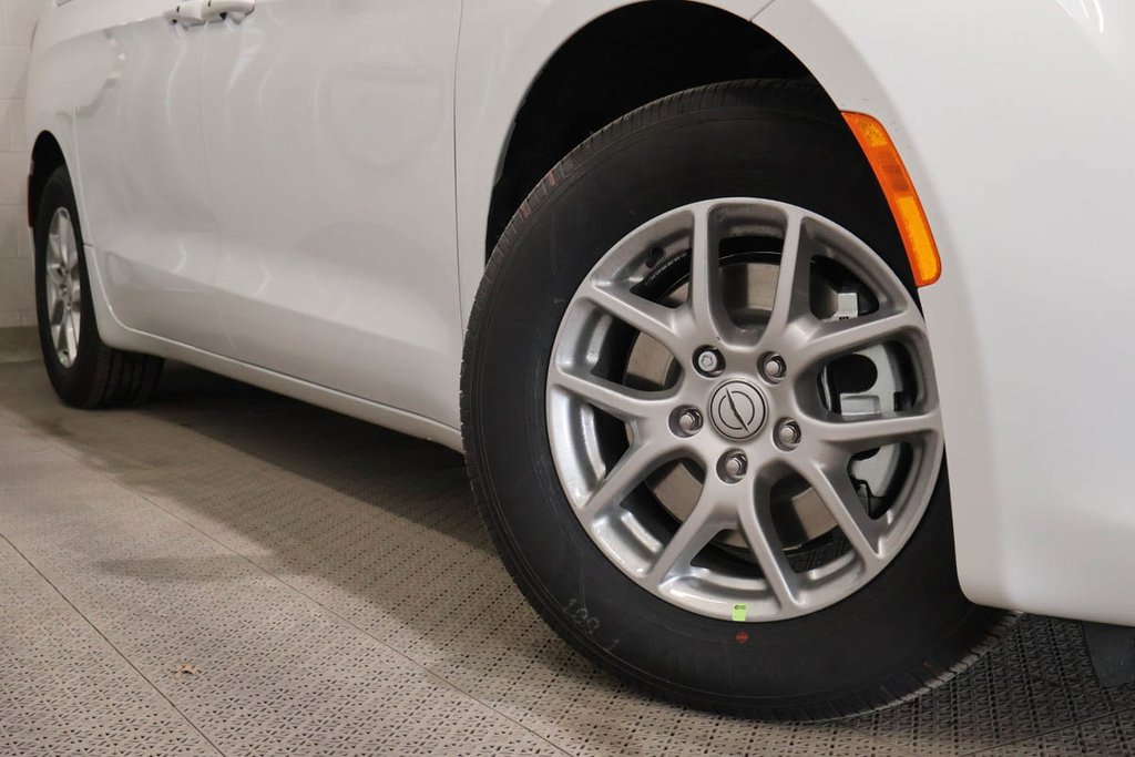 Chrysler Grand Caravan SXT 2026 à Terrebonne, Québec - 9 - w1024h768px