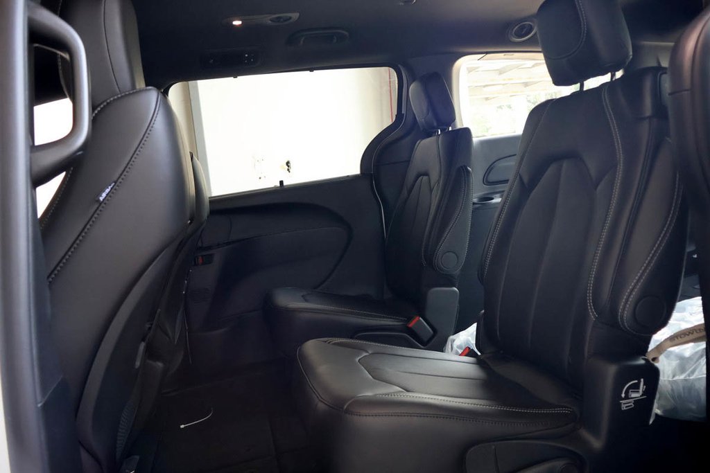 Chrysler Grand Caravan SXT 2027 à Terrebonne, Québec - 22 - w1024h768px