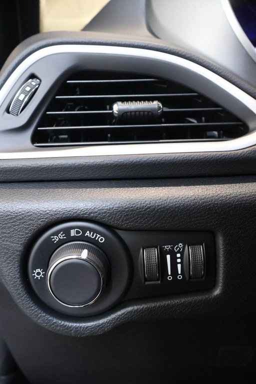 Chrysler Grand Caravan SXT 2027 à Terrebonne, Québec - 20 - w1024h768px