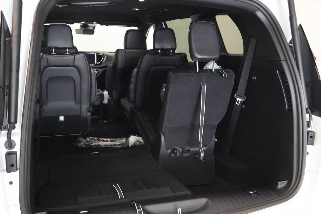 Chrysler Grand Caravan SXT 2027 à Terrebonne, Québec - 7 - w1024h768px