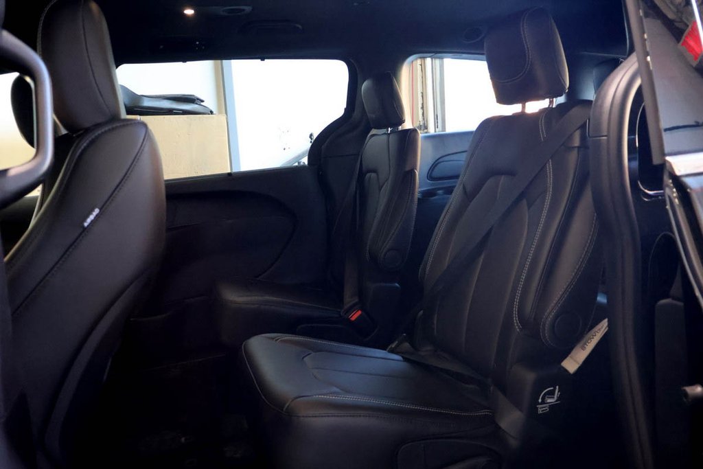 Chrysler Grand Caravan SXT 2027 à Terrebonne, Québec - 22 - w1024h768px