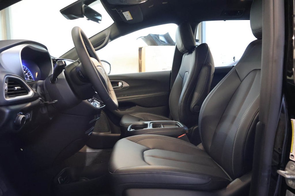 Chrysler Grand Caravan SXT 2027 à Terrebonne, Québec - 10 - w1024h768px