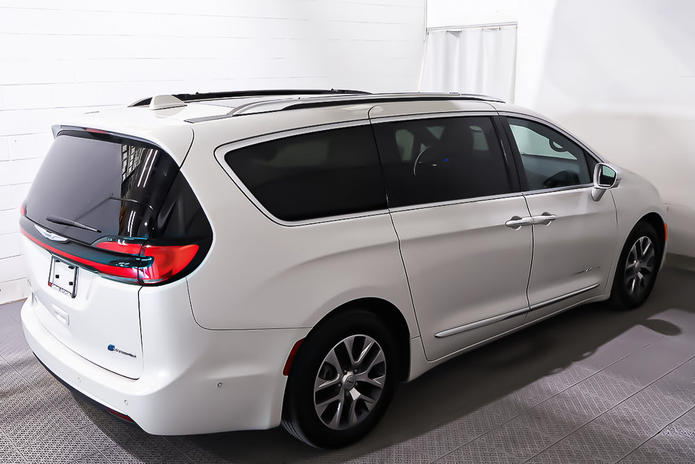 2021 Chrysler Pacifica Hybrid PINNACLE + ENSEMBLE CINEMA + TOIT OUVRANT PANO in Terrebonne, Quebec - 10 - w1024h768px