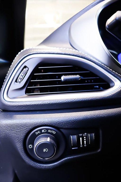 2024 Chrysler Pacifica Hybrid PREMIUM SELECT + ALLURE S + TOIT OUVRANT PANO in Terrebonne, Quebec - 22 - w1024h768px