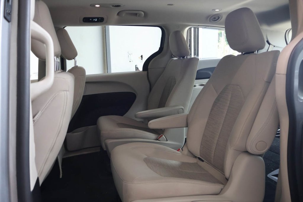 Chrysler Pacifica TOURING PLUS + HYBRIDE BRANCHABLE 2018 à Terrebonne, Québec - 29 - w1024h768px