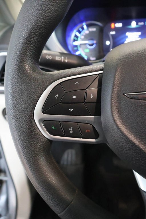 Chrysler Pacifica TOURING PLUS + HYBRIDE BRANCHABLE 2018 à Terrebonne, Québec - 18 - w1024h768px