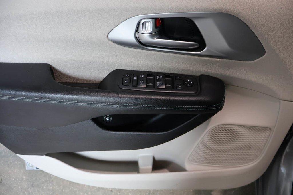 Chrysler Pacifica TOURING PLUS + HYBRIDE BRANCHABLE 2018 à Terrebonne, Québec - 27 - w1024h768px
