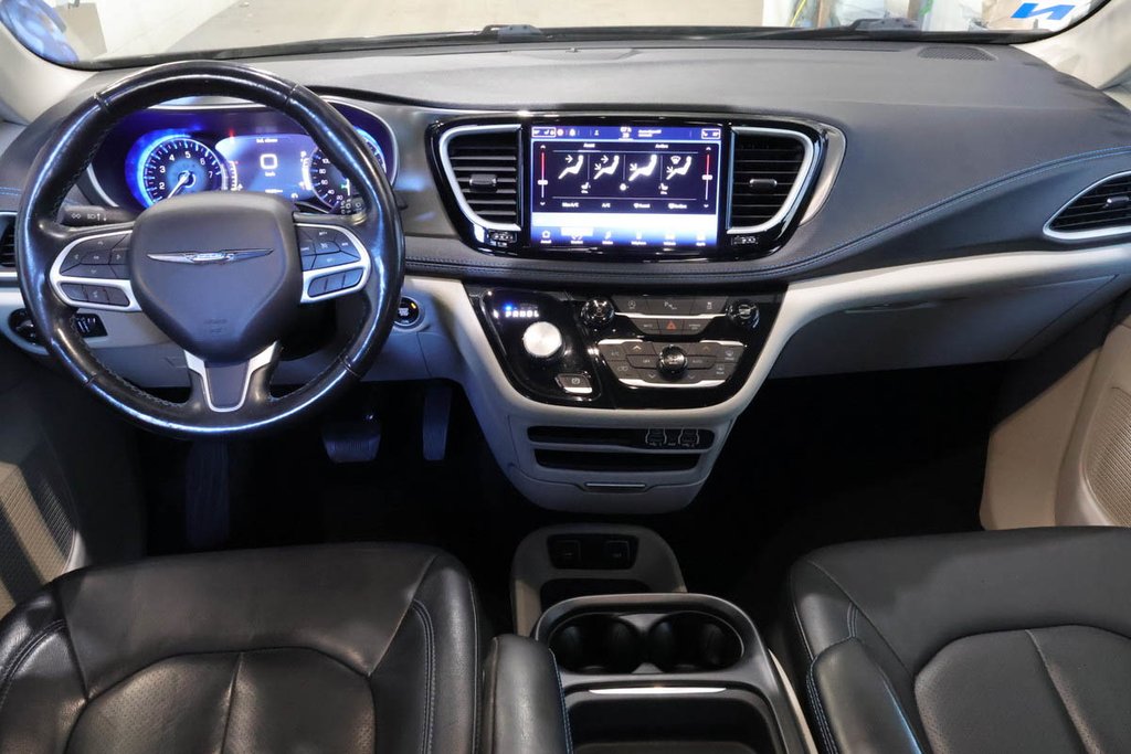 Chrysler Pacifica TOURING-L + 7 PASSAGERS + CUIR 2021 à Terrebonne, Québec - 12 - w1024h768px