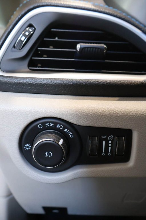 Chrysler Pacifica TOURING-L + 7 PASSAGERS + CUIR 2021 à Terrebonne, Québec - 20 - w1024h768px