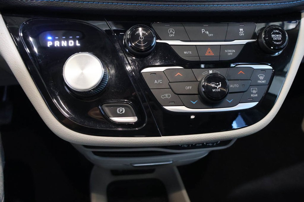 Chrysler Pacifica TOURING-L + 7 PASSAGERS + CUIR 2021 à Terrebonne, Québec - 19 - w1024h768px