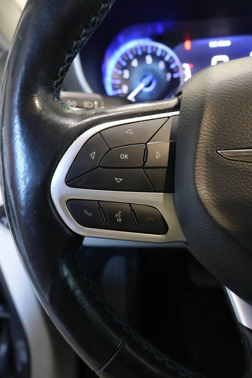 Chrysler Pacifica TOURING-L + 7 PASSAGERS + CUIR 2021 à Terrebonne, Québec - 14 - w1024h768px