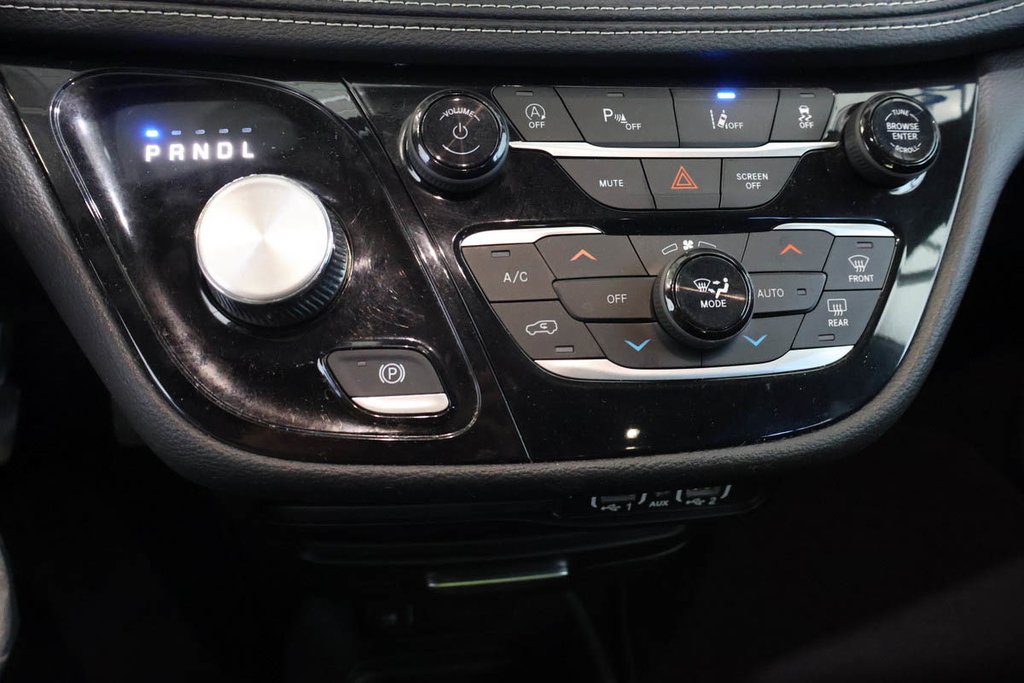 2023 Chrysler PACIFICA TOURING + 7 PASSAGERS in Terrebonne, Quebec - 25 - w1024h768px