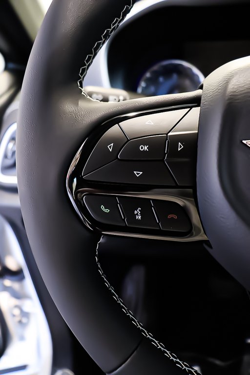 2023 Chrysler PACIFICA TOURING + 7 PASSAGERS in Terrebonne, Quebec - 14 - w1024h768px