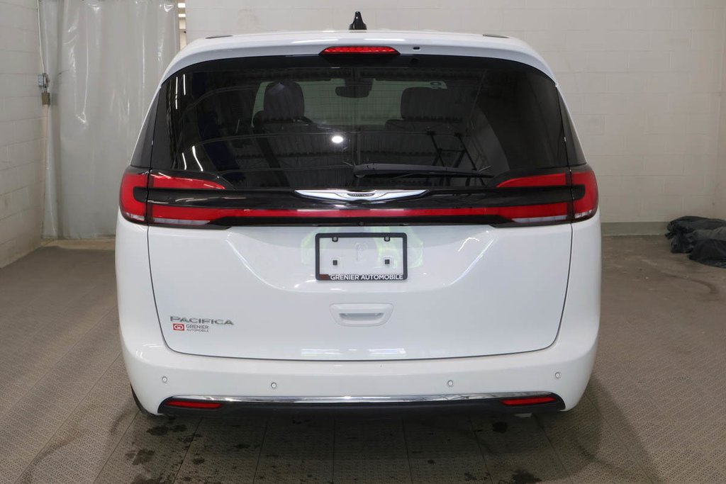 2023 Chrysler PACIFICA TOURING + 7 PASSAGERS in Terrebonne, Quebec - 6 - w1024h768px