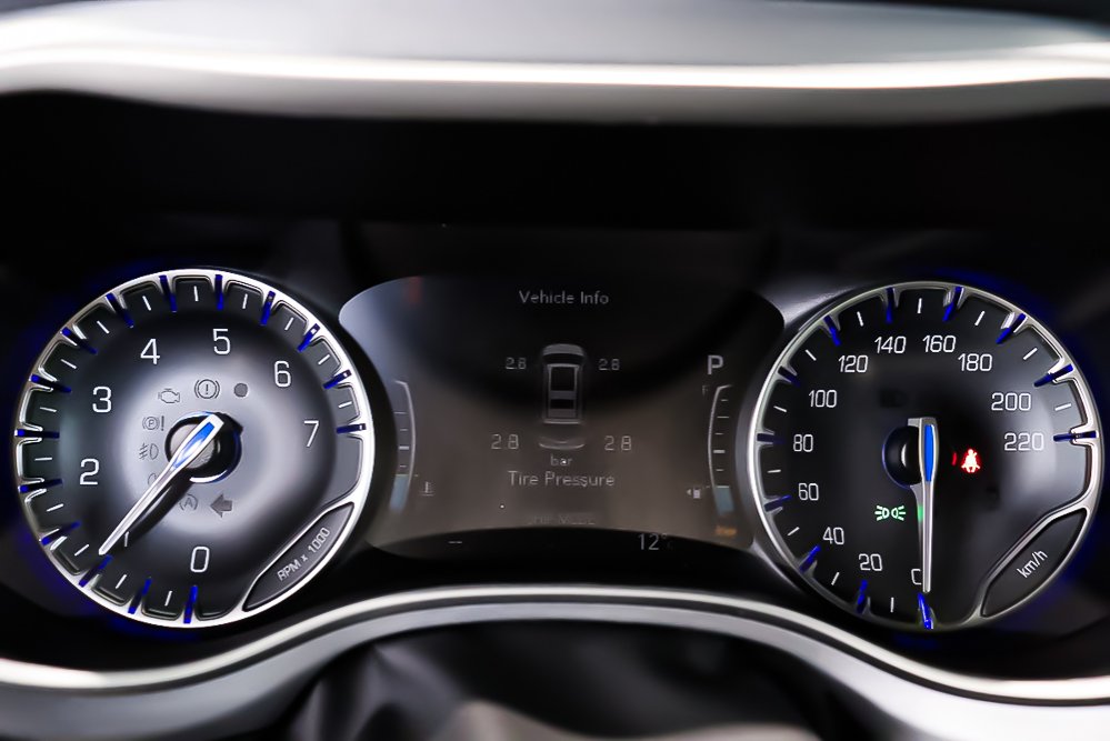 Chrysler Pacifica TOURING 2023 à Pointe-Aux-Trembles, Québec - 17 - w1024h768px