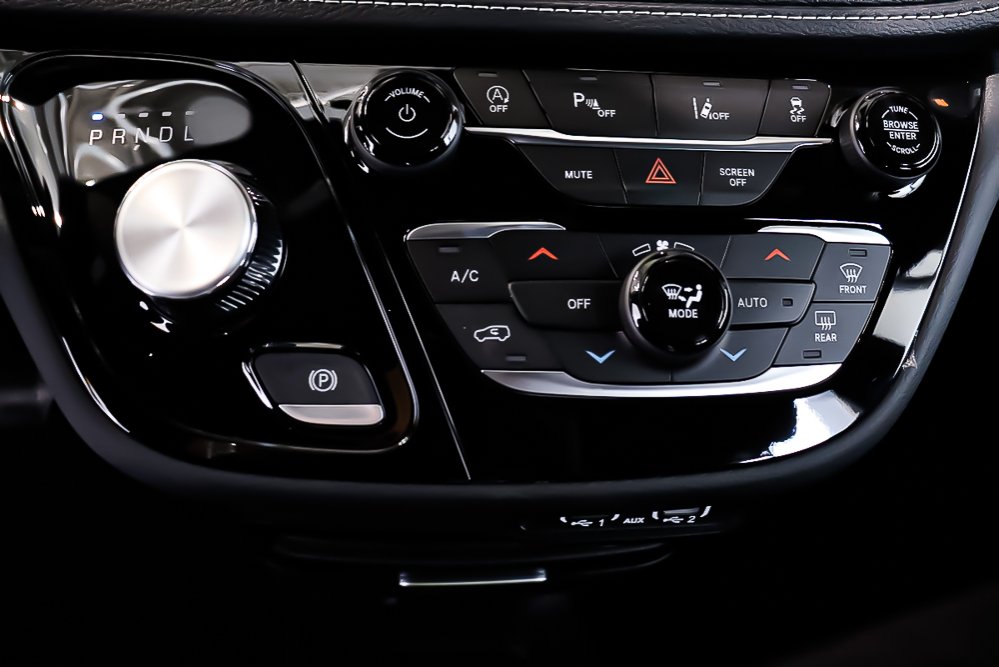 Chrysler Pacifica TOURING 2023 à Pointe-Aux-Trembles, Québec - 19 - w1024h768px