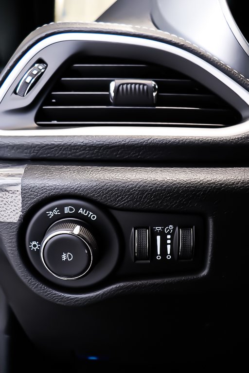 Chrysler Pacifica TOURING 2023 à Pointe-Aux-Trembles, Québec - 20 - w1024h768px