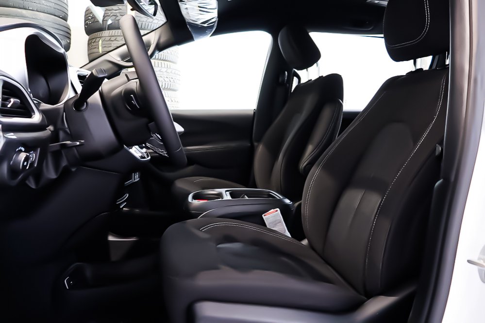 Chrysler Pacifica TOURING 2023 à Pointe-Aux-Trembles, Québec - 11 - w1024h768px