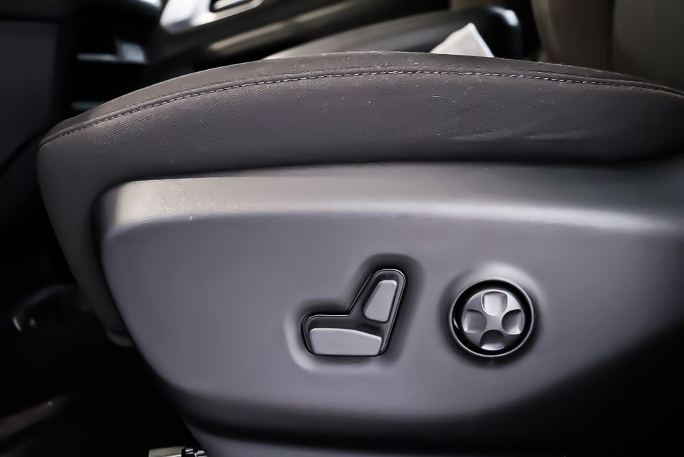 Chrysler Pacifica TOURING 2023 à Pointe-Aux-Trembles, Québec - 12 - w1024h768px