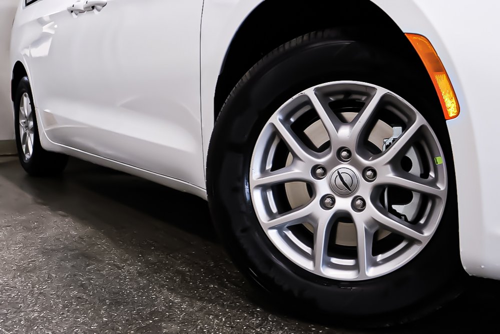 Chrysler Pacifica TOURING 2023 à Pointe-Aux-Trembles, Québec - 10 - w1024h768px