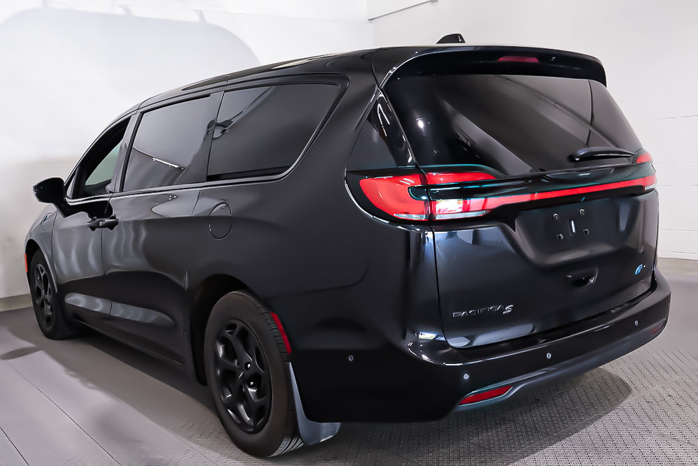 2023 Chrysler Pacifica Hybrid HYBRIDE + LIMITED + TOIT OUVRANT + CUIR in Terrebonne, Quebec - 5 - w1024h768px