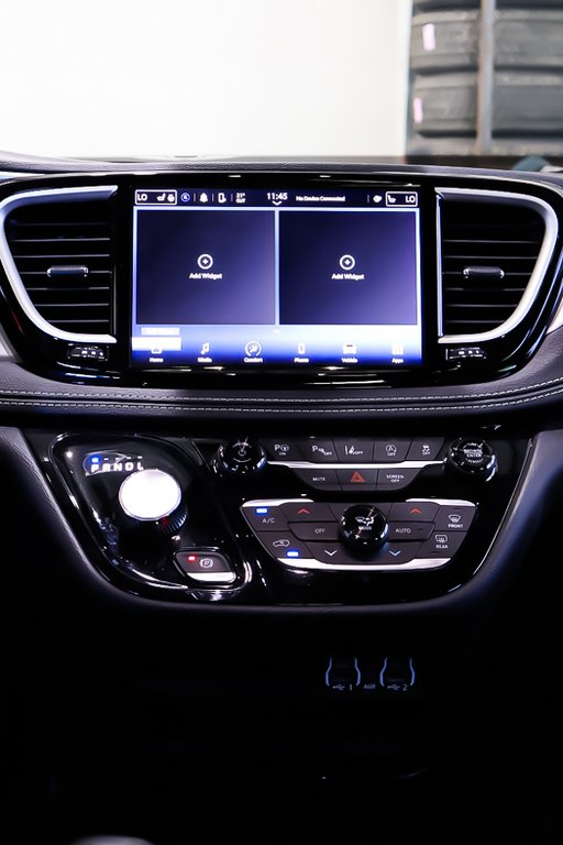 2023 Chrysler Pacifica TOURING L + ALLURE S + 7 PASSAGERS in Terrebonne, Quebec - 22 - w1024h768px
