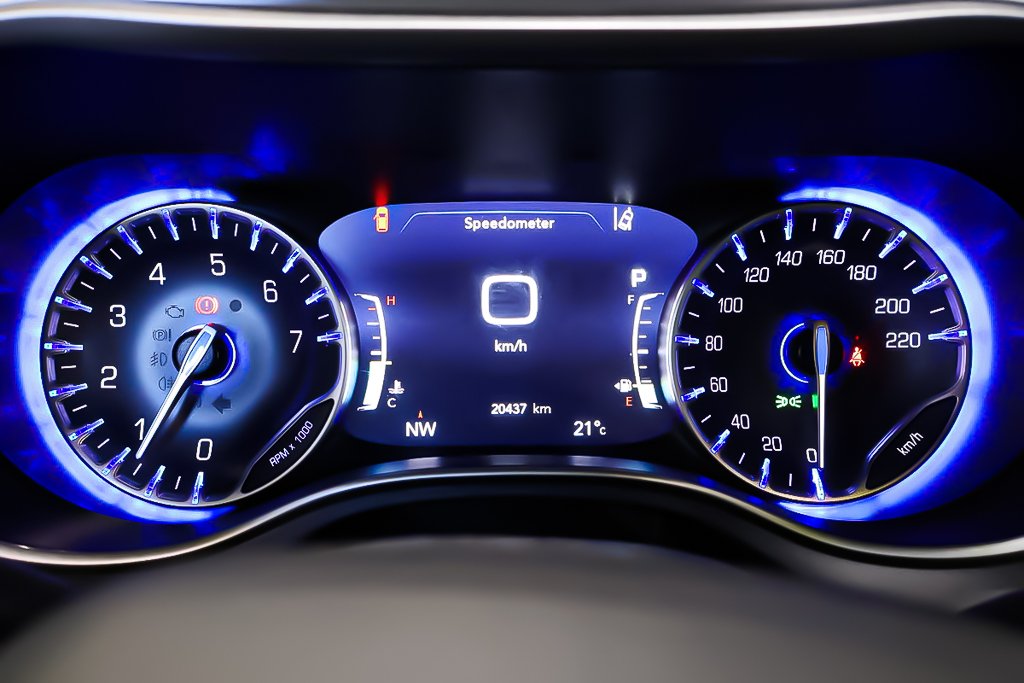 2023 Chrysler Pacifica TOURING L + ALLURE S + 7 PASSAGERS in Terrebonne, Quebec - 21 - w1024h768px