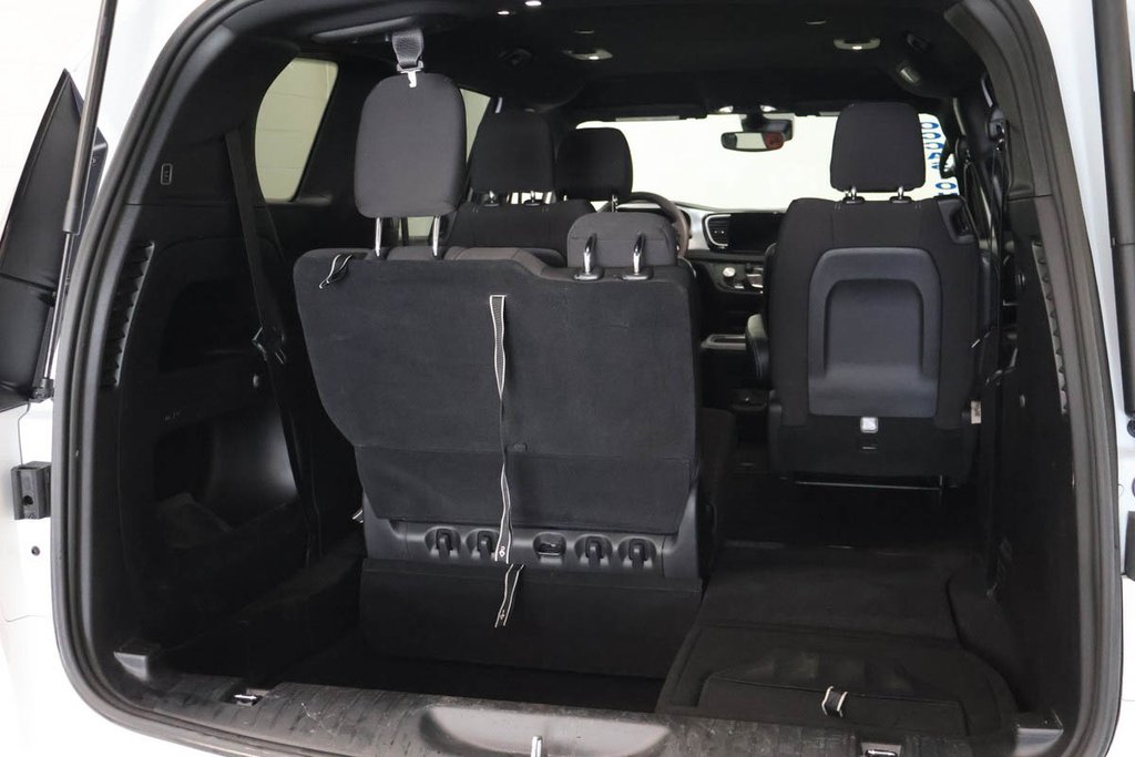 2023 Chrysler Pacifica TOURING + 7 PASSAGERS + CARPLAY in Terrebonne, Quebec - 7 - w1024h768px