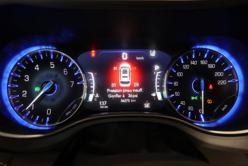 2023 Chrysler Pacifica TOURING + 7 PASSAGERS + CARPLAY in Terrebonne, Quebec - 16 - w1024h768px