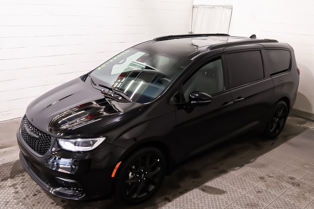 2024 Chrysler Pacifica TOURING L + ALLURE S + TOIT OUVRANT PANO in Terrebonne, Quebec - 3 - w1024h768px