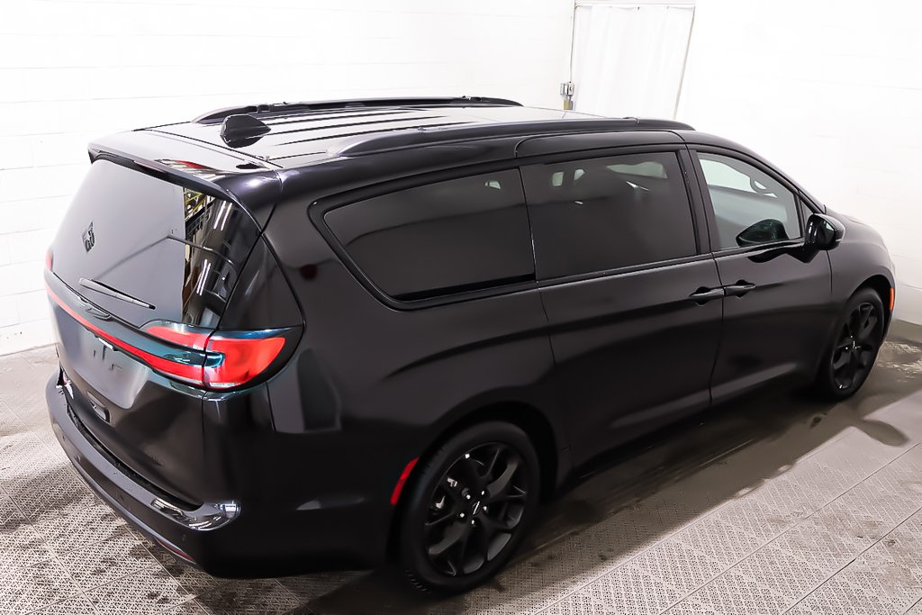 2024 Chrysler Pacifica TOURING L + ALLURE S + TOIT OUVRANT PANO in Terrebonne, Quebec - 10 - w1024h768px