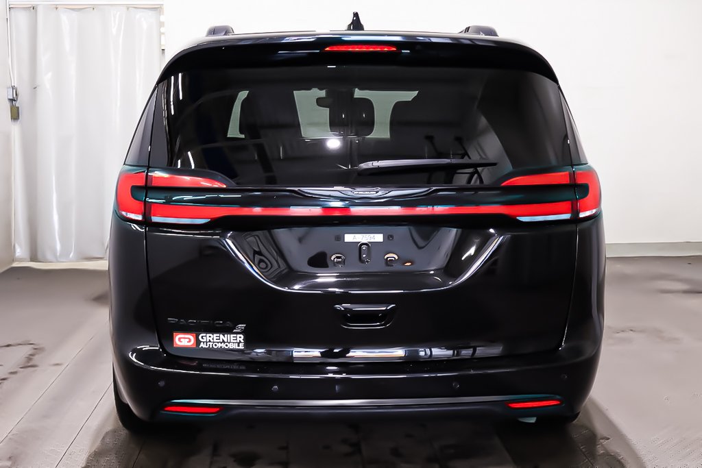 2024 Chrysler Pacifica TOURING L + ALLURE S + TOIT OUVRANT PANO in Terrebonne, Quebec - 6 - w1024h768px