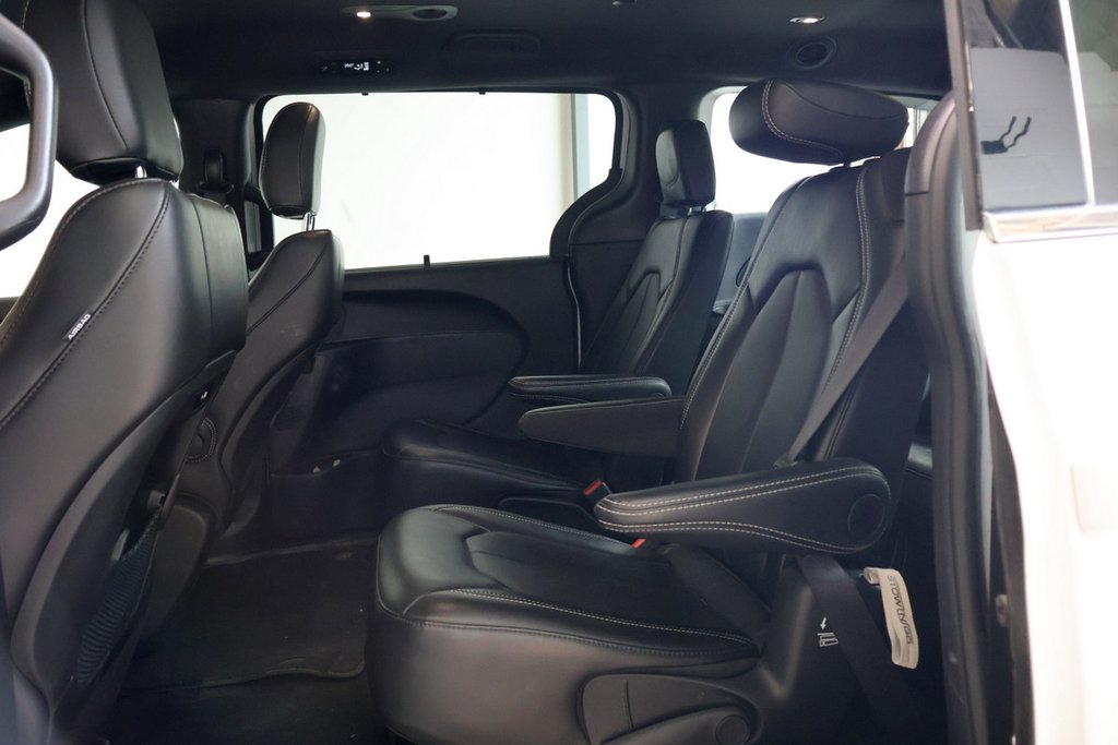 2025 Chrysler Pacifica SELECT + 7 PASSAGERS in Terrebonne, Quebec - 22 - w1024h768px