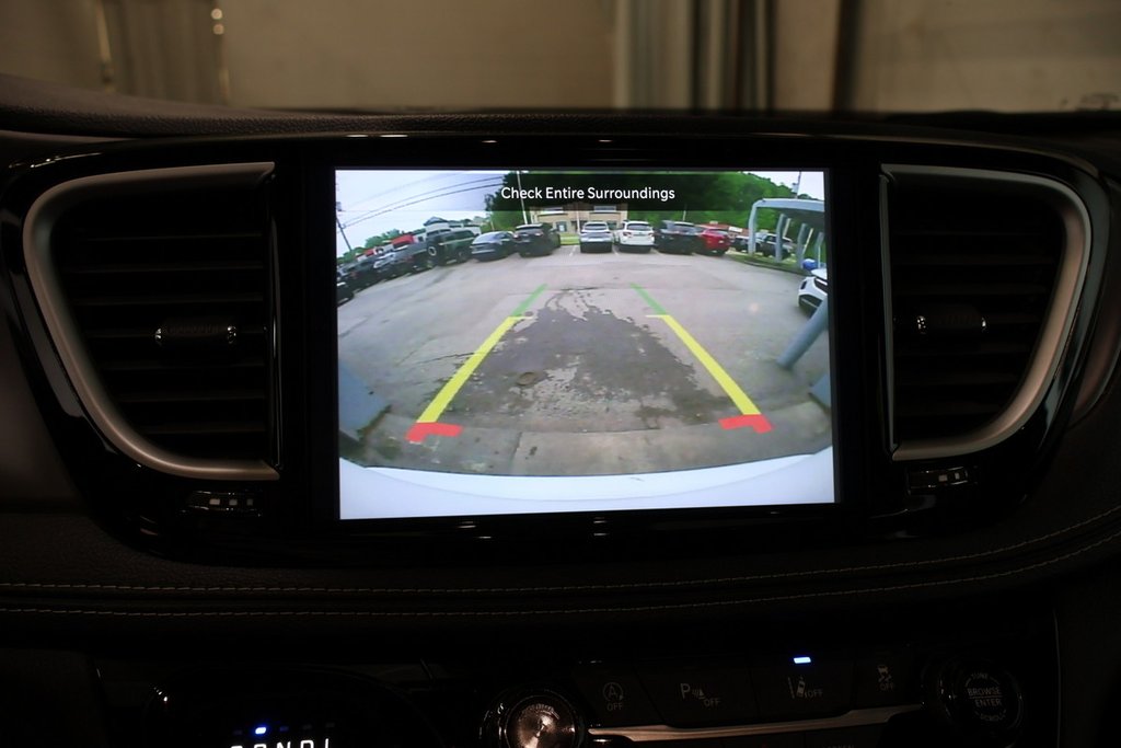 2025 Chrysler Pacifica SELECT + 7 PASSAGERS in Terrebonne, Quebec - 17 - w1024h768px