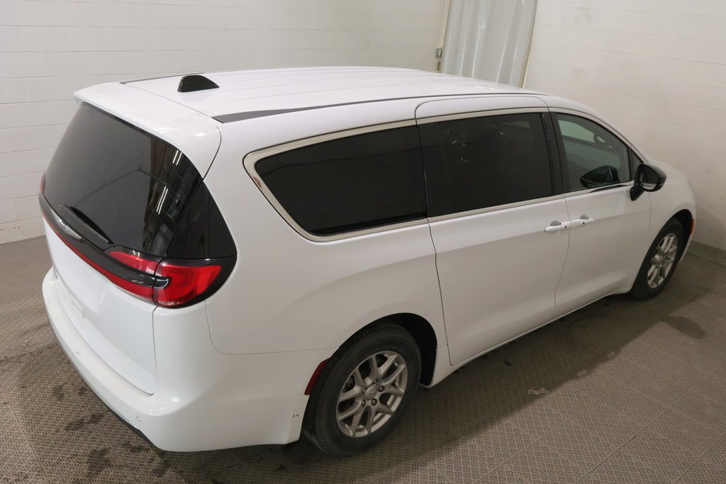 2025 Chrysler Pacifica SELECT + 7 PASSAGERS in Terrebonne, Quebec - 26 - w1024h768px