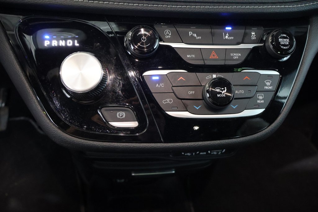 2025 Chrysler Pacifica SELECT + 7 PASSAGERS in Terrebonne, Quebec - 18 - w1024h768px