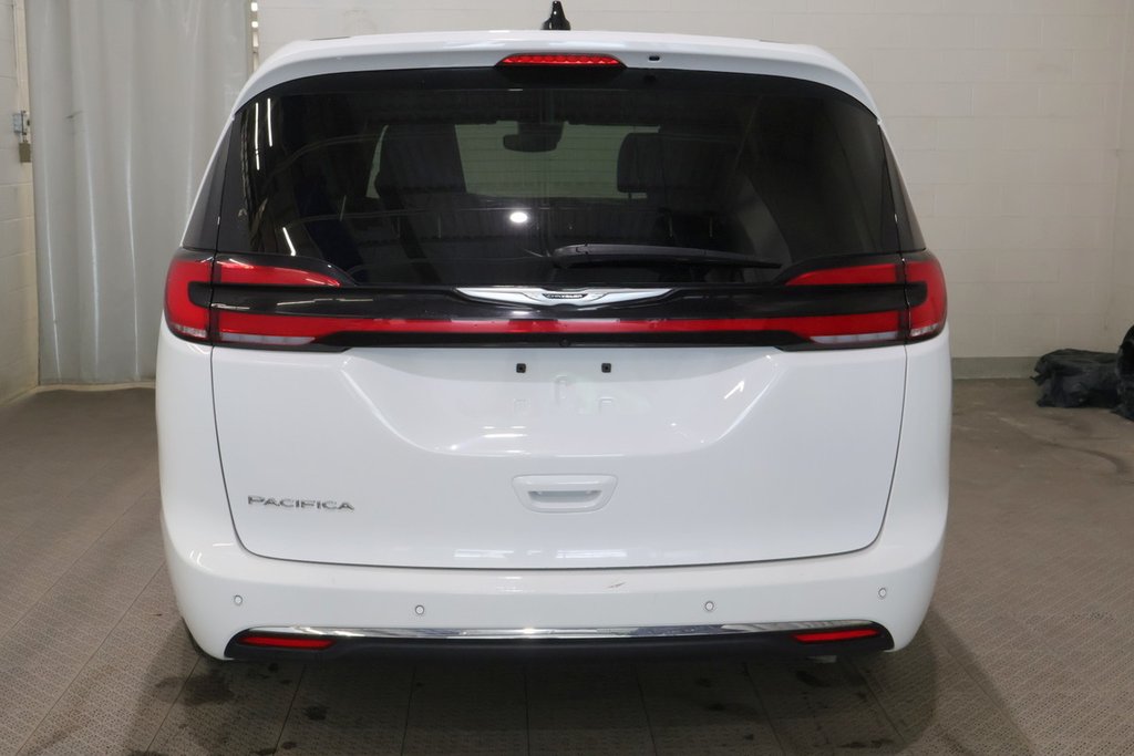 2025 Chrysler Pacifica SELECT + 7 PASSAGERS in Terrebonne, Quebec - 25 - w1024h768px
