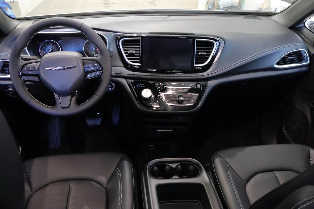 Chrysler Pacifica SELECT AWD 2026 à Terrebonne, Québec - 13 - w1024h768px
