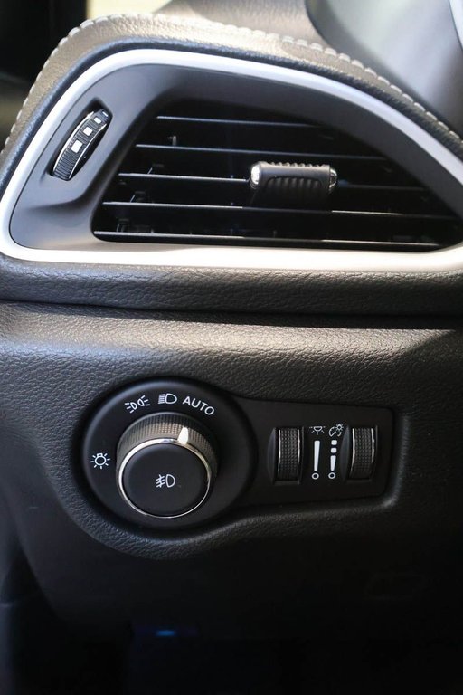 Chrysler Pacifica SELECT AWD 2026 à Terrebonne, Québec - 19 - w1024h768px