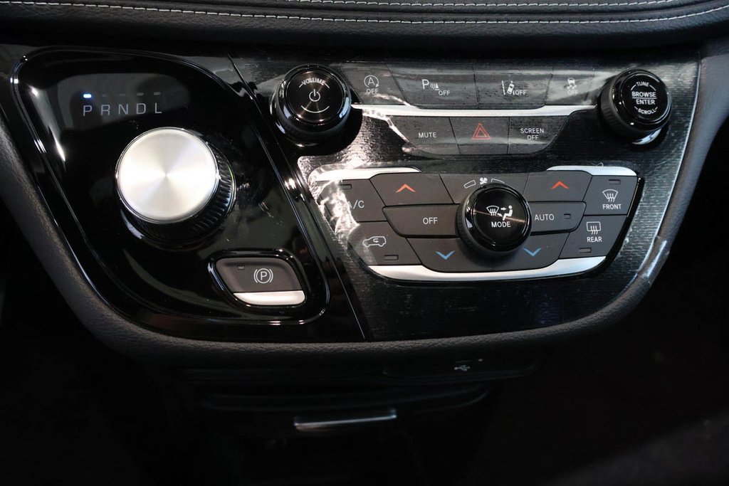 Chrysler Pacifica SELECT AWD 2026 à Terrebonne, Québec - 18 - w1024h768px