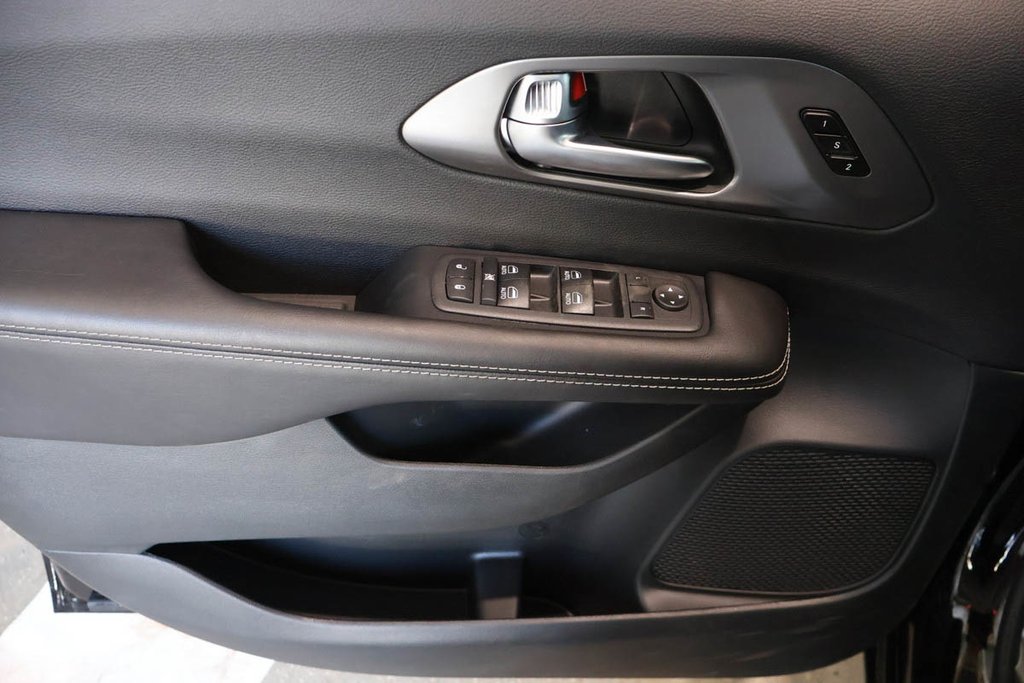 Chrysler Pacifica SELECT AWD 2026 à Terrebonne, Québec - 22 - w1024h768px