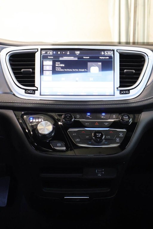 Chrysler Pacifica SELECT AWD 2026 à Terrebonne, Québec - 18 - w1024h768px