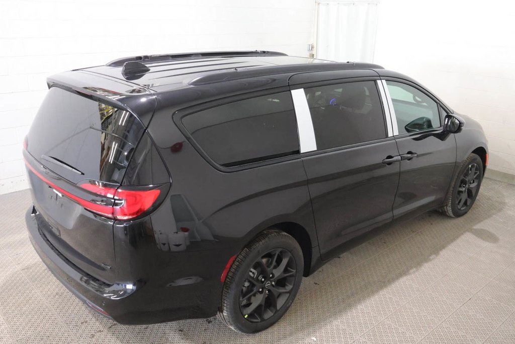Chrysler Pacifica SELECT AWD 2026 à Terrebonne, Québec - 8 - w1024h768px