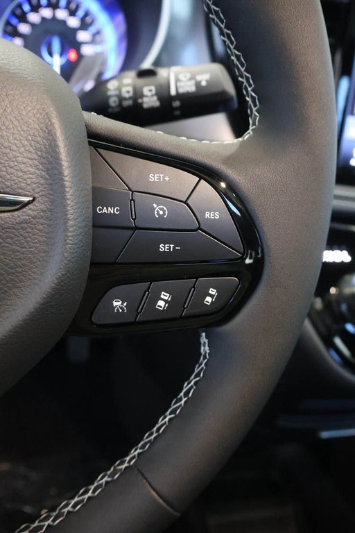 Chrysler Pacifica SELECT AWD 2026 à Terrebonne, Québec - 16 - w1024h768px