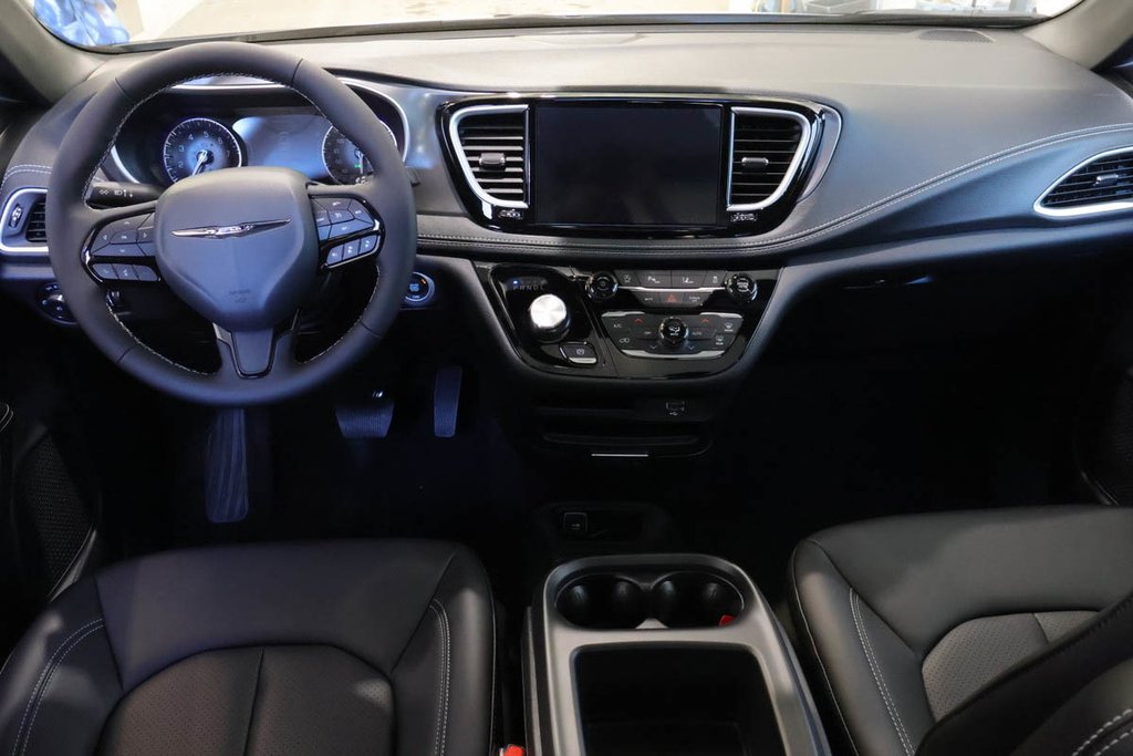 Chrysler Pacifica SELECT AWD 2026 à Terrebonne, Québec - 13 - w1024h768px